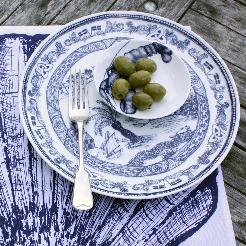 Bone China Willow Pattern Dinner Plate